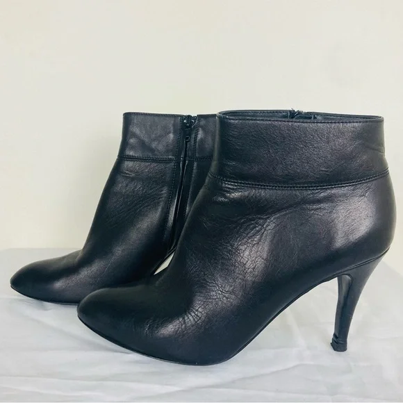 J. Crew made in Italy black leather heeled ankle booties. Size 8.5 - Picture 2 of 8